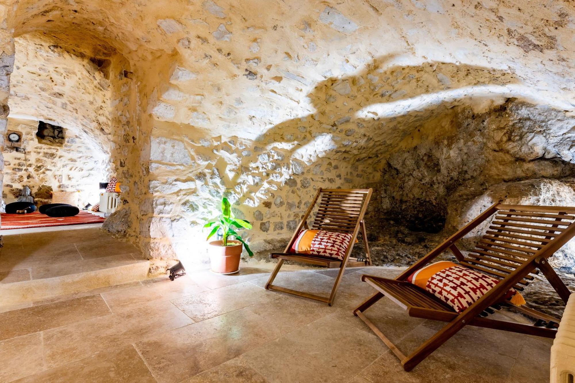 Le Nesk Ventoux - Hotel Sault-de-Vaucluse Exterior photo